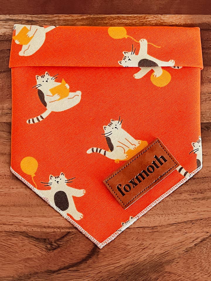 Gatti Fortunati | Bandana per Cani a Scatto | Capodanno Lunare, Retrò per la vendita all'ingrosso da parte di FoxMoth
