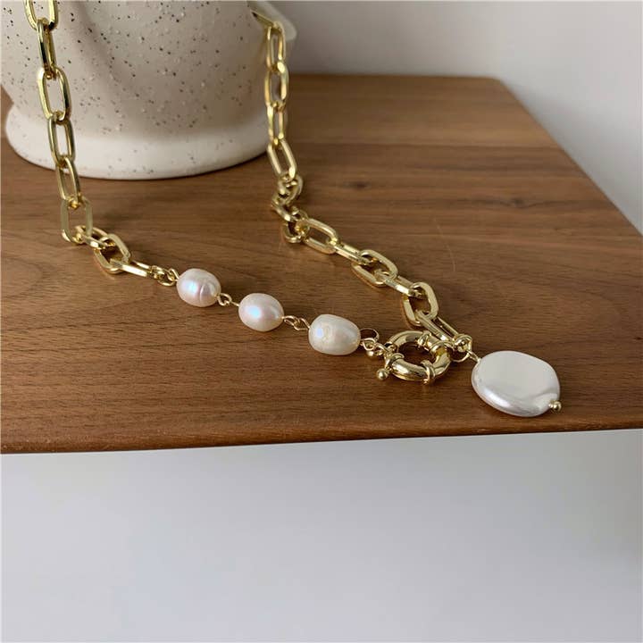 Gemscape UK – wholesale Pendant/charm necklace – Gold Paperclip Chain Pearl Necklace – Trendy Chunky Statemen2