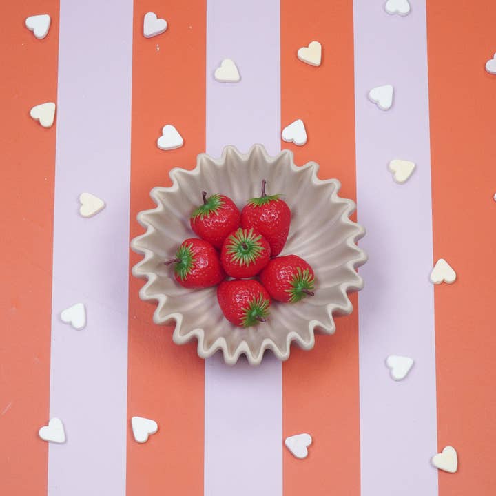 Housevitamin bv - Wholesale Decorative Plate/Dish/Bowl - Bowl- Pleated Bowl - Ceramics- Taupe- 20x20x7 cm2