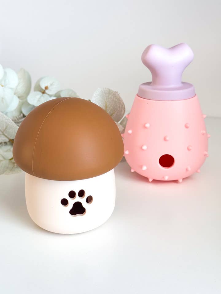 Jouet pour chien champignon & os, jouet à friandises pour chien, jouet pour chien pour la vente par Doggotique