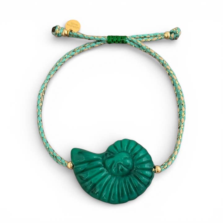 Bracelet en corde d'ammonite verte pour la vente par Georgina Nicol