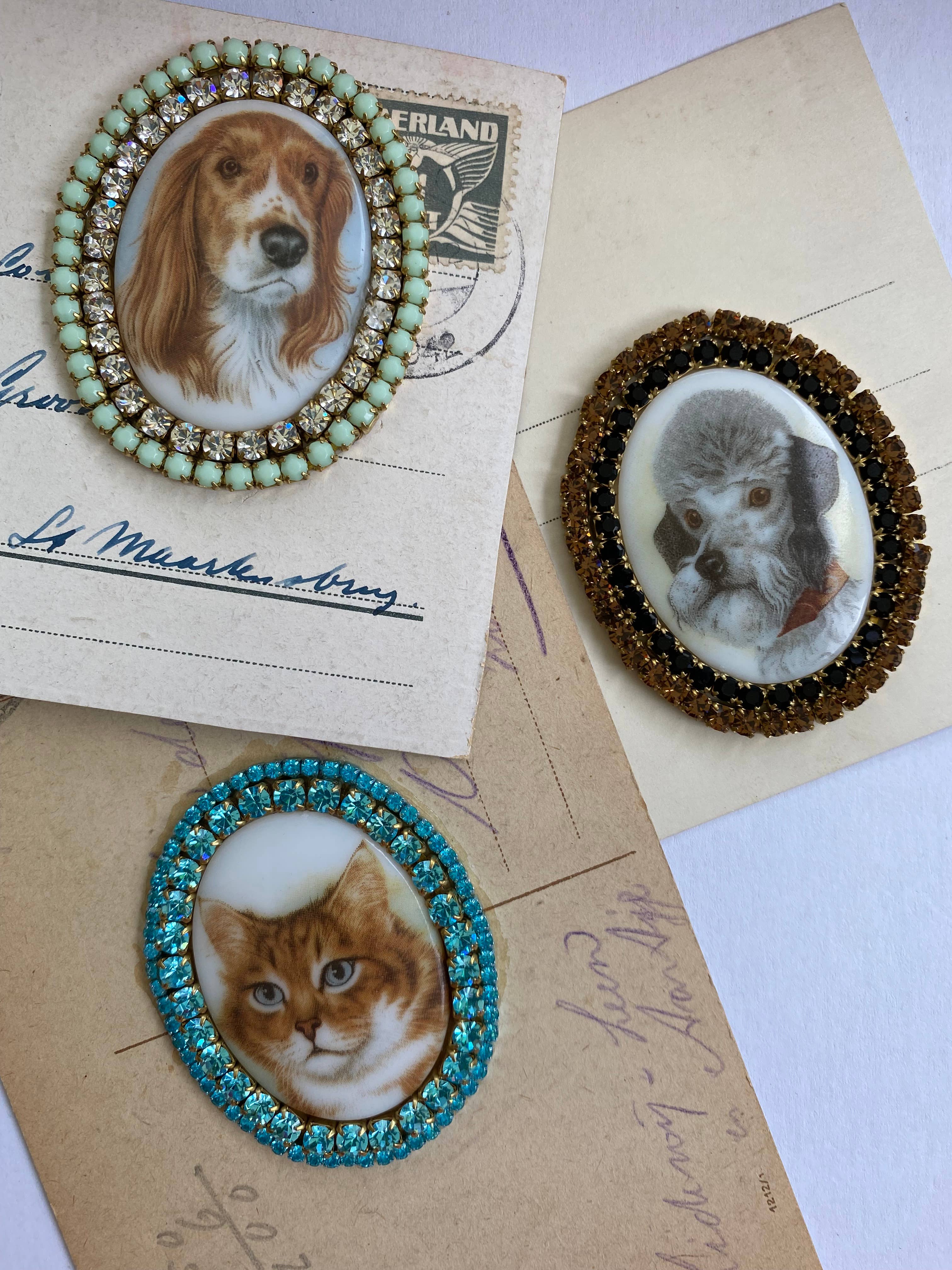 Tezeè – Großhandel Broschen – Hund- und Katzen-Brosche mit Strasssteinen8