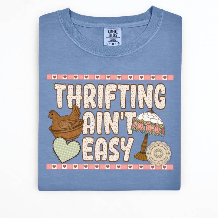 Le shopping de seconde main n'est pas facile. pour la vente par Dig Your Roots Boutique