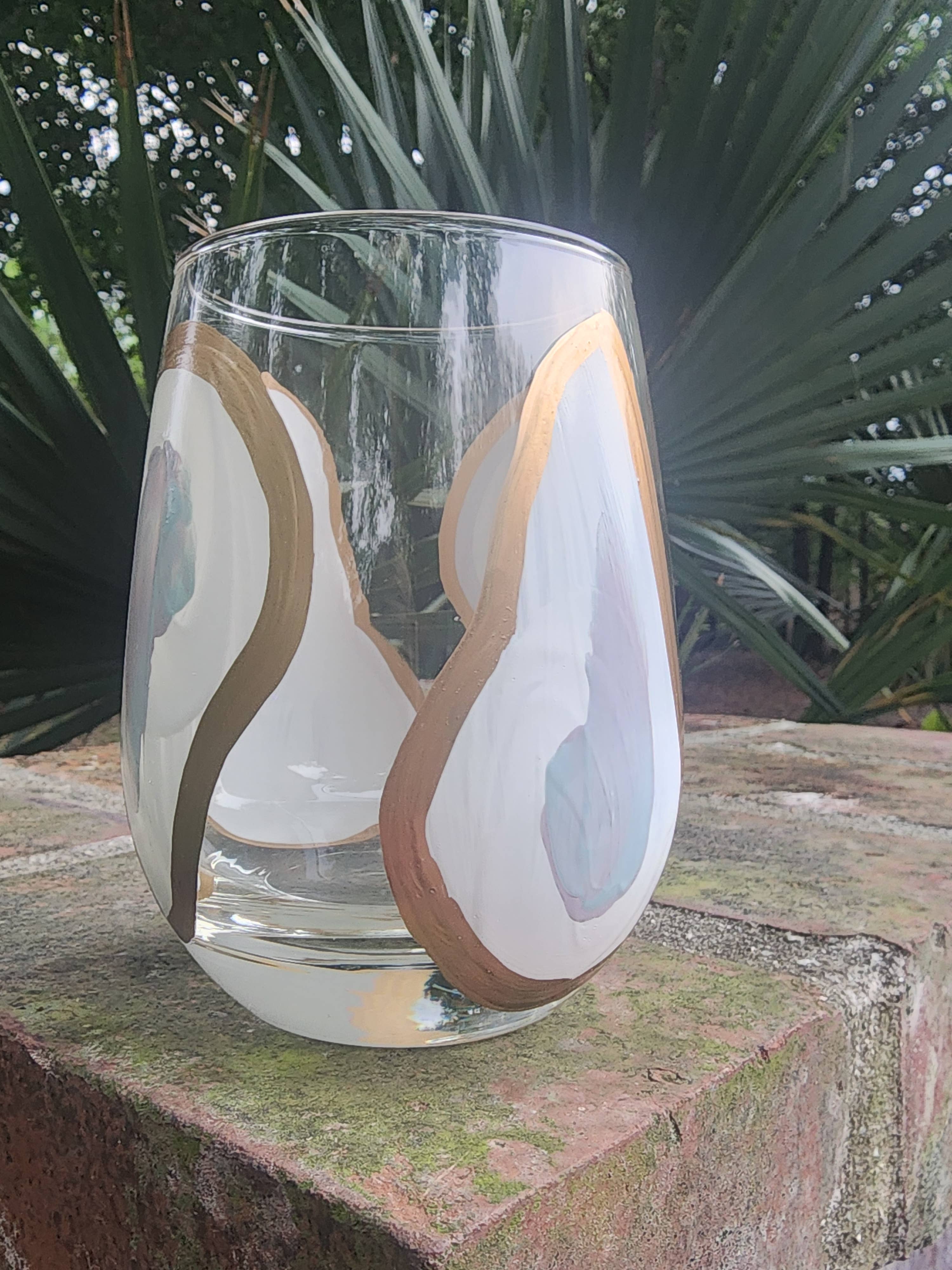 Sugarcane Home – wholesale Wine glass – Stemless Oyster Confetti Glasses1