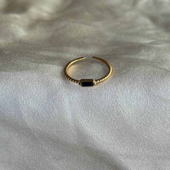 Anello Aelwen per la vendita all'ingrosso da parte di Horizonandjoyas