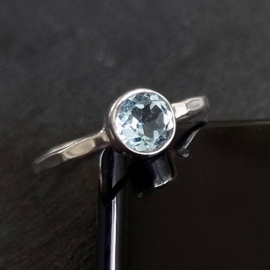 Mistry Gems - Wholesale Band/Stacked Ring - Solitaire 6mm Round Blue Topaz Ring | Hammered 925 Silver5