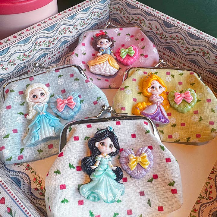Porte-monnaie de princesse en dessin animé floral coloré pour la vente par Little Trendy