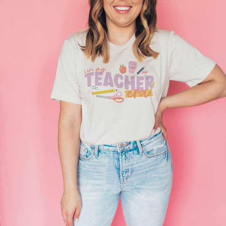 Maglietta In My Teacher Era per la vendita all'ingrosso da parte di designtwentyfive