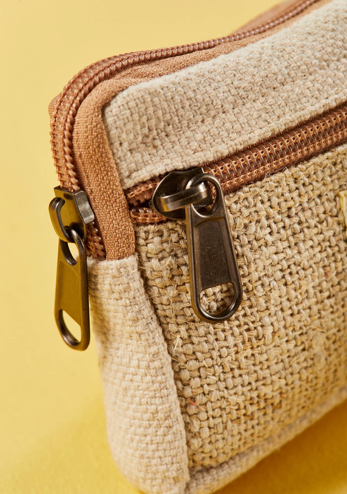 Namaste – wholesale Coin purse – Women’s – Natural Hemp Zip Purse1