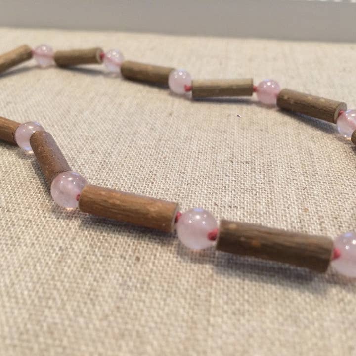 Baltic Essentials – Großhandel Perlenkette – Hazelwood GERD Colic Reflux Ekzem Pink Rosenquarz Halskette1