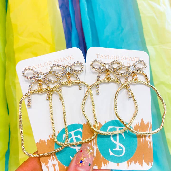 Taylor Shaye Designs - Vendita all'ingrosso Orecchini pendenti - Orecchini a cerchio Nina Bow1