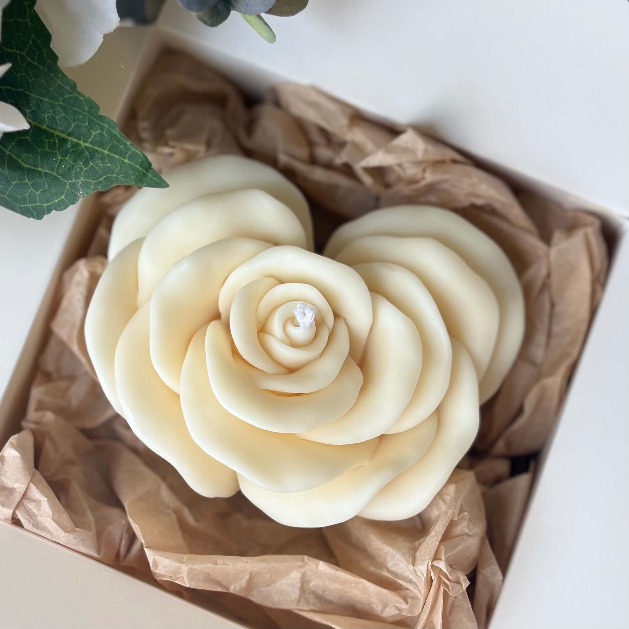 OH MY BOX - Vente Bougies piliers - Coffret Cadeau Bougie Rose | Bougie Fleur Décorative en Cire de Soja10