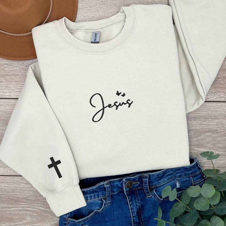 Sweatshirt brodé Jesus pour la vente par One Nine