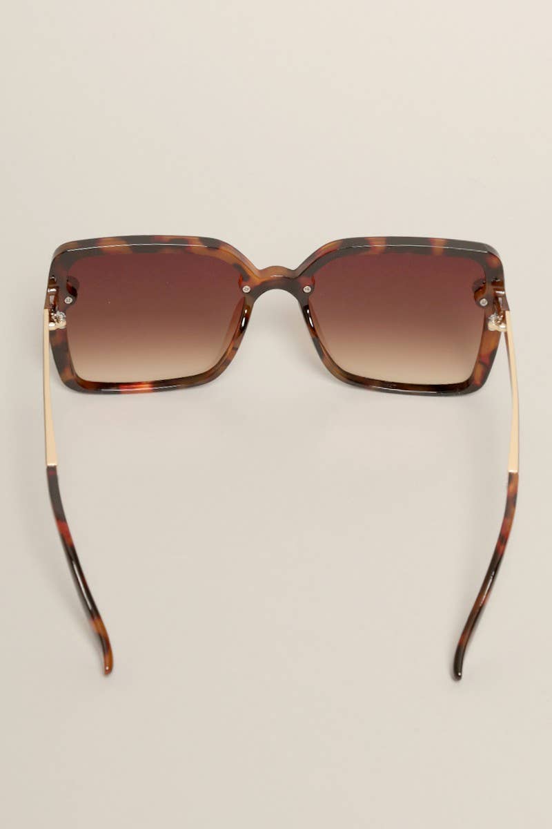 12 BLANDADE FÄRG Kvinnors rektangulära form överdimensionerade solglasögon för wholesale på Faire8