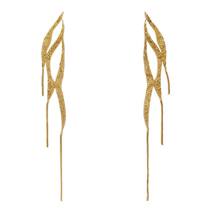 Delacour oorbellen met drie gebogen, vlakke en gestructureerde vlakken en bewegende kettingen voor wholesale door ACUS