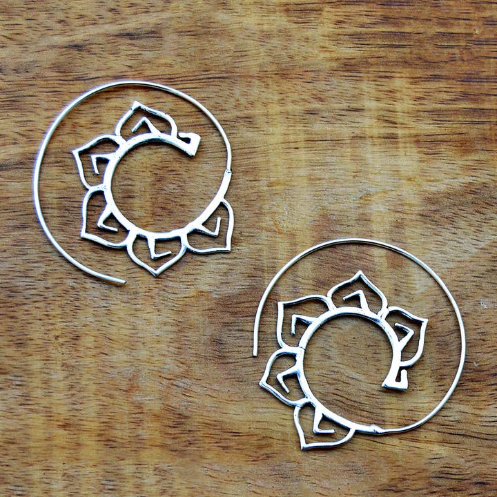 Lotus Hoop-örhängen för wholesale av Gypsy Winds Bcn