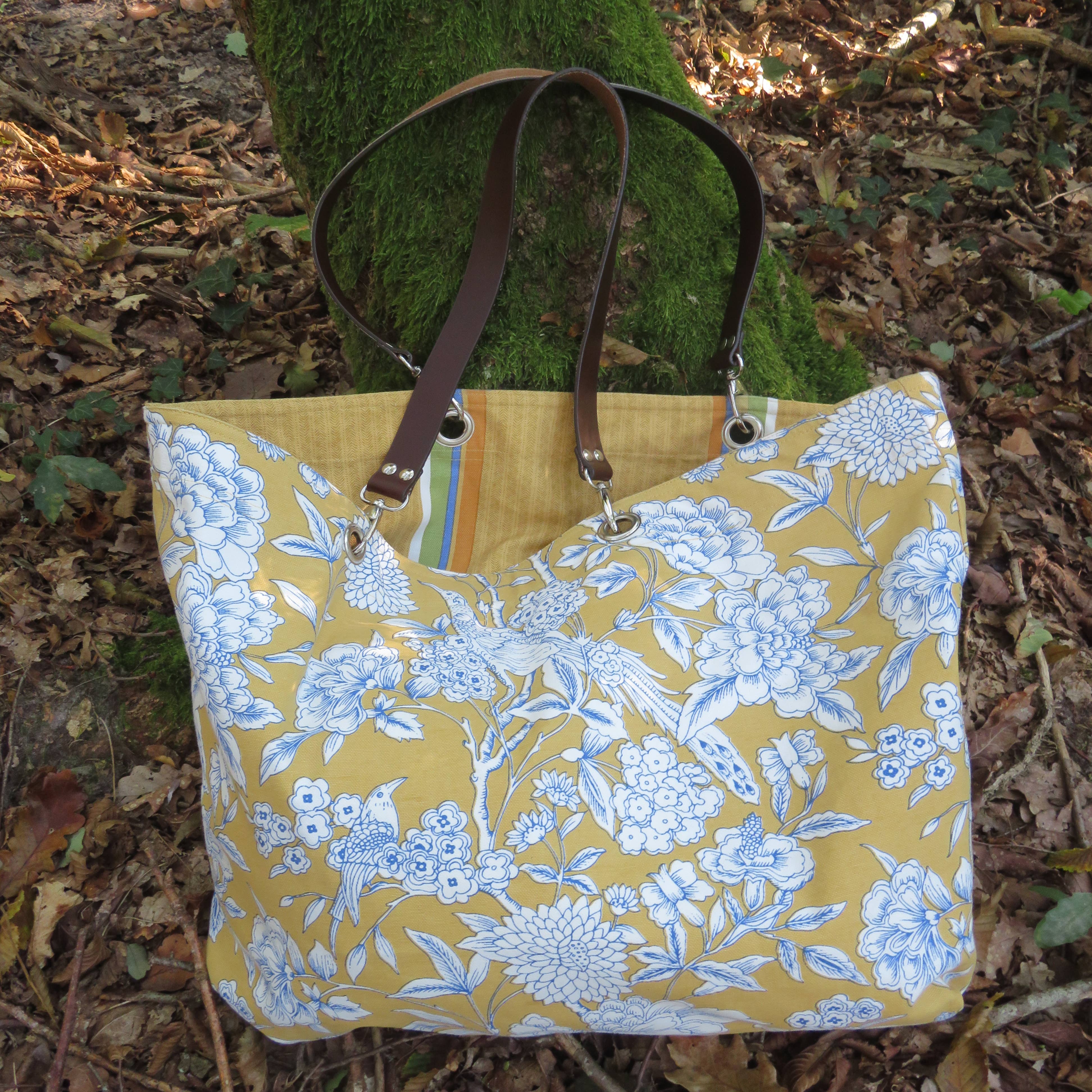 Supplement D'AM - Wholesale Tote Bag - Women's - Reversible yellow Heritage cotton bag with bird pattern0