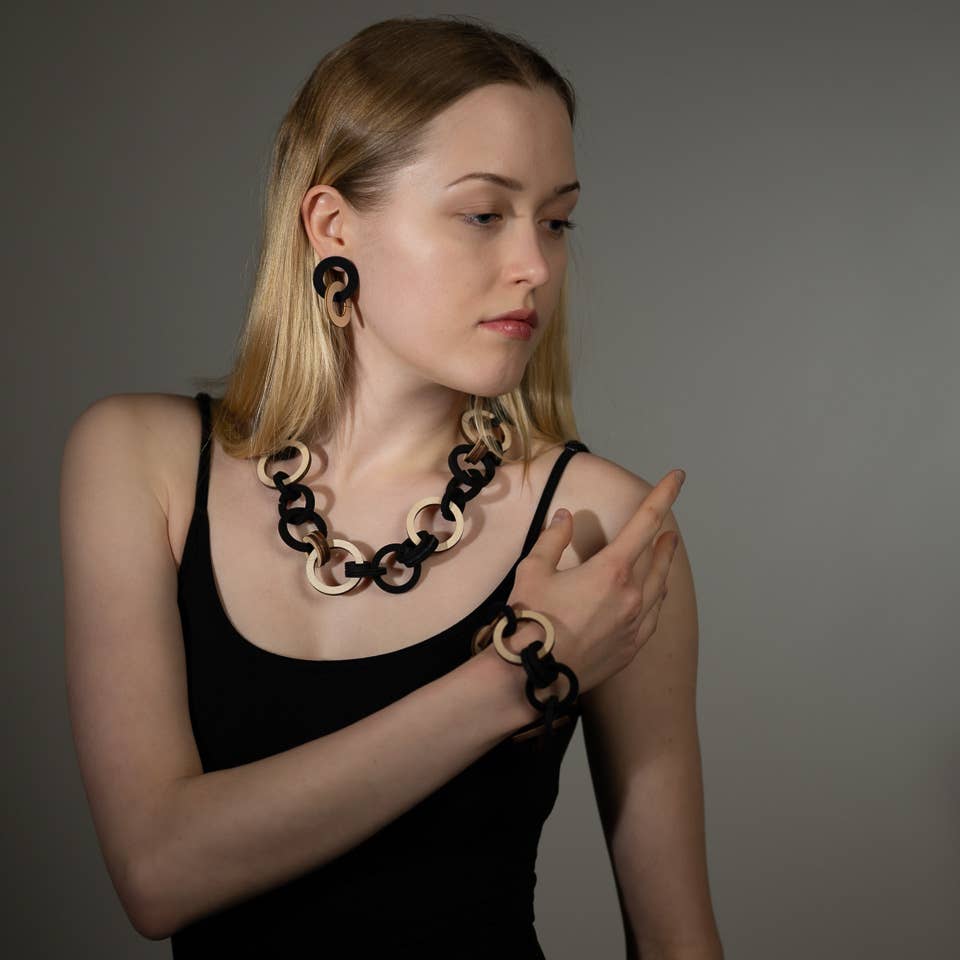 Valona – wholesale Link & chain bracelet – Halo bracelet – Nordic Eco Jewelry in Wood3