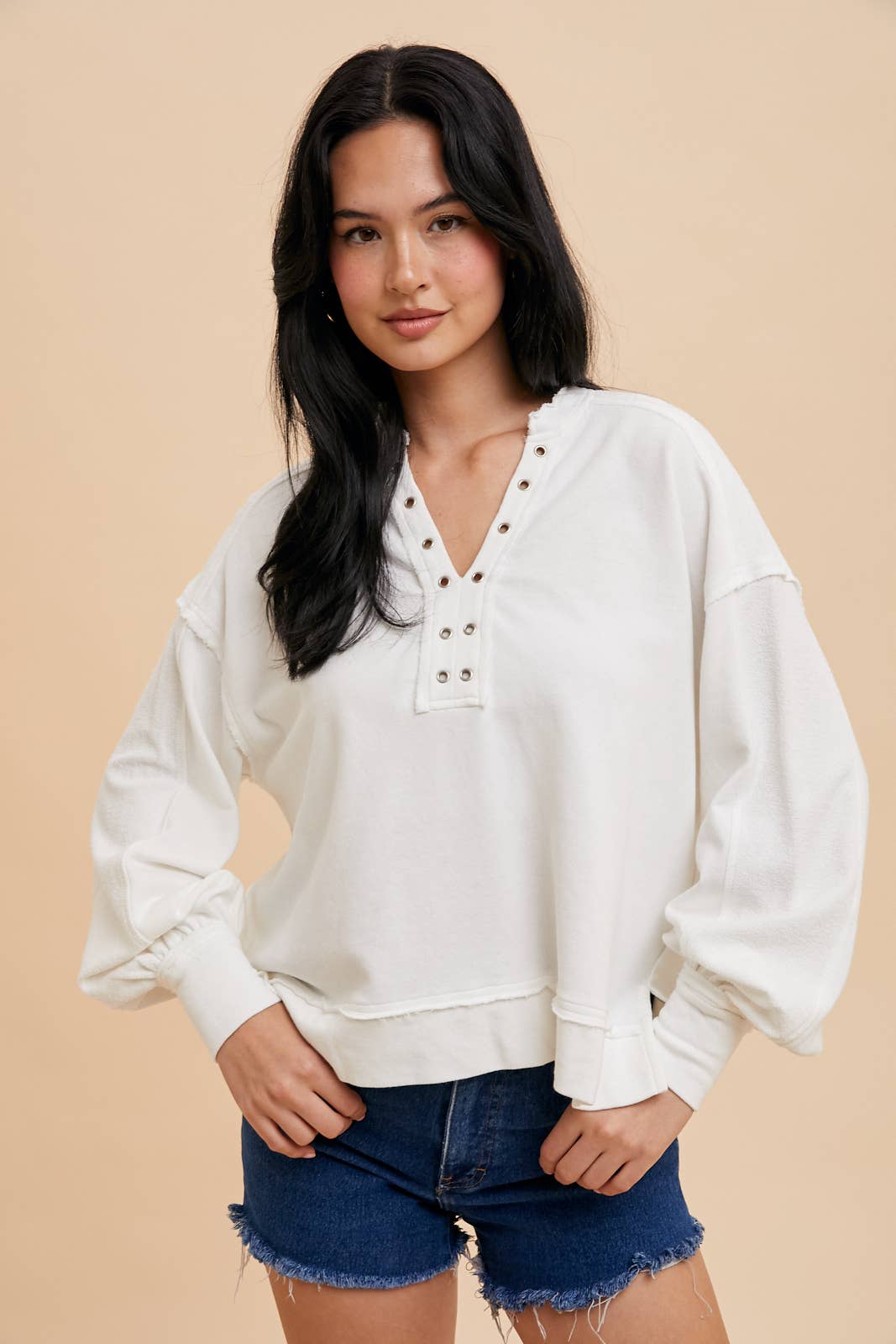 In Loom – Sweatshirt - Mulher por atacado – PULÔVER COM DETALHE DE ILHÓS8