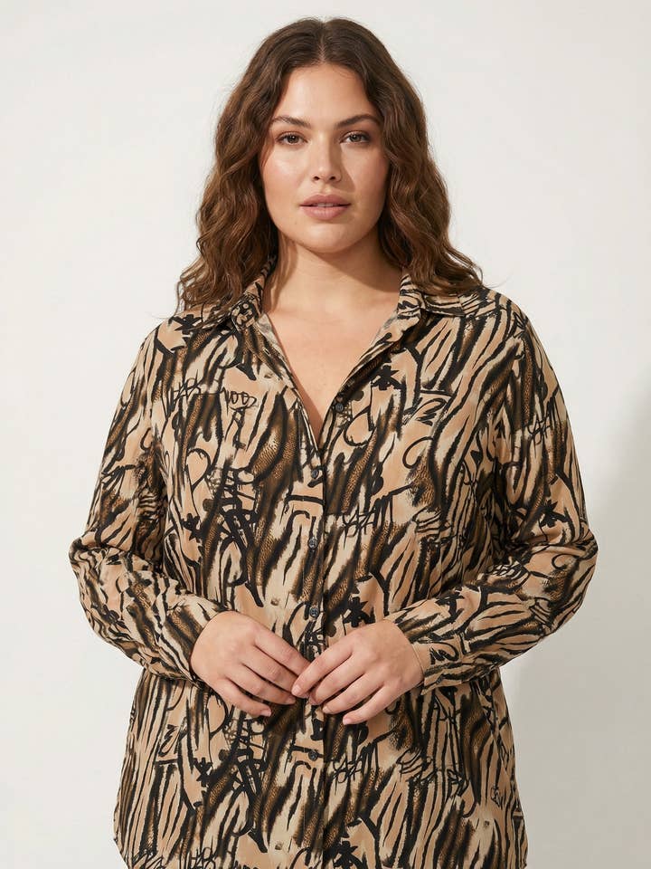 Chemise grande taille imprimé léopard marron (T1265) pour la vente par Pomme Rouge Paris