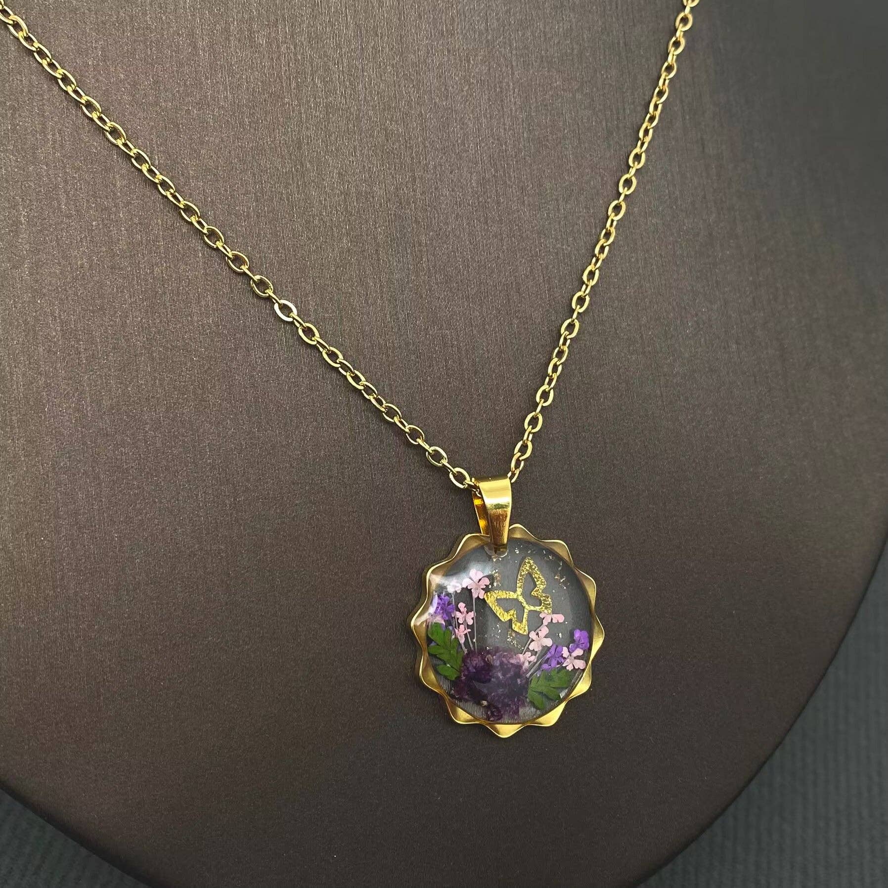 Mio Queena - Wholesale Pendant/Charm Necklace - Dried Flowers Geometric Charm 18K Golden SS Necklace - PDF1