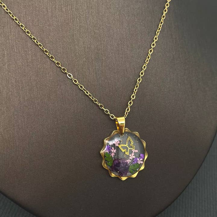 Mio Queena - Wholesale Pendant/Charm Necklace - Dried Flowers Geometric Charm 18K Golden SS Necklace - PDF1