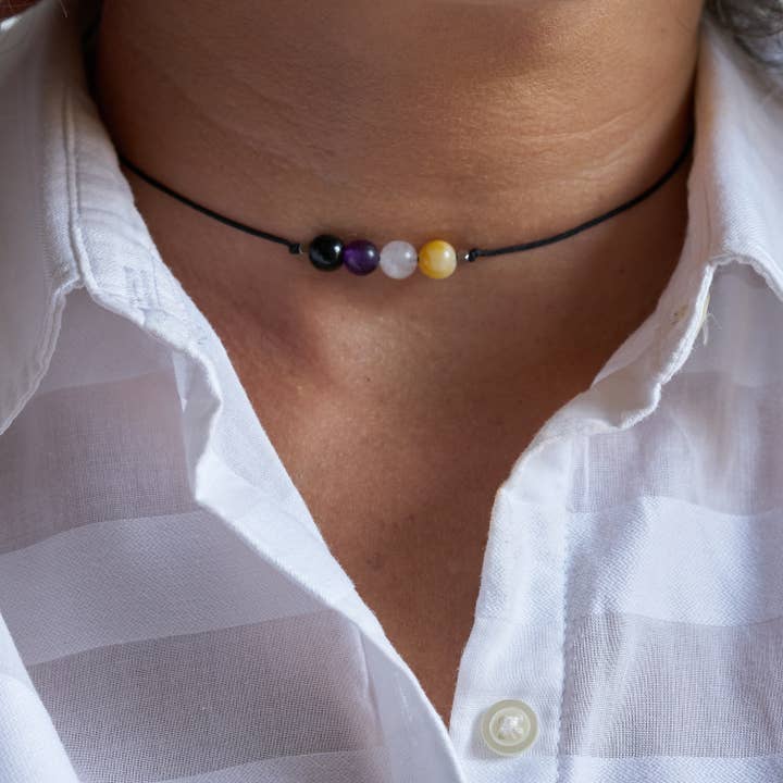 Ikke-binær Pride Choker, naturlige agater for engroshandel hos Nella & Complements