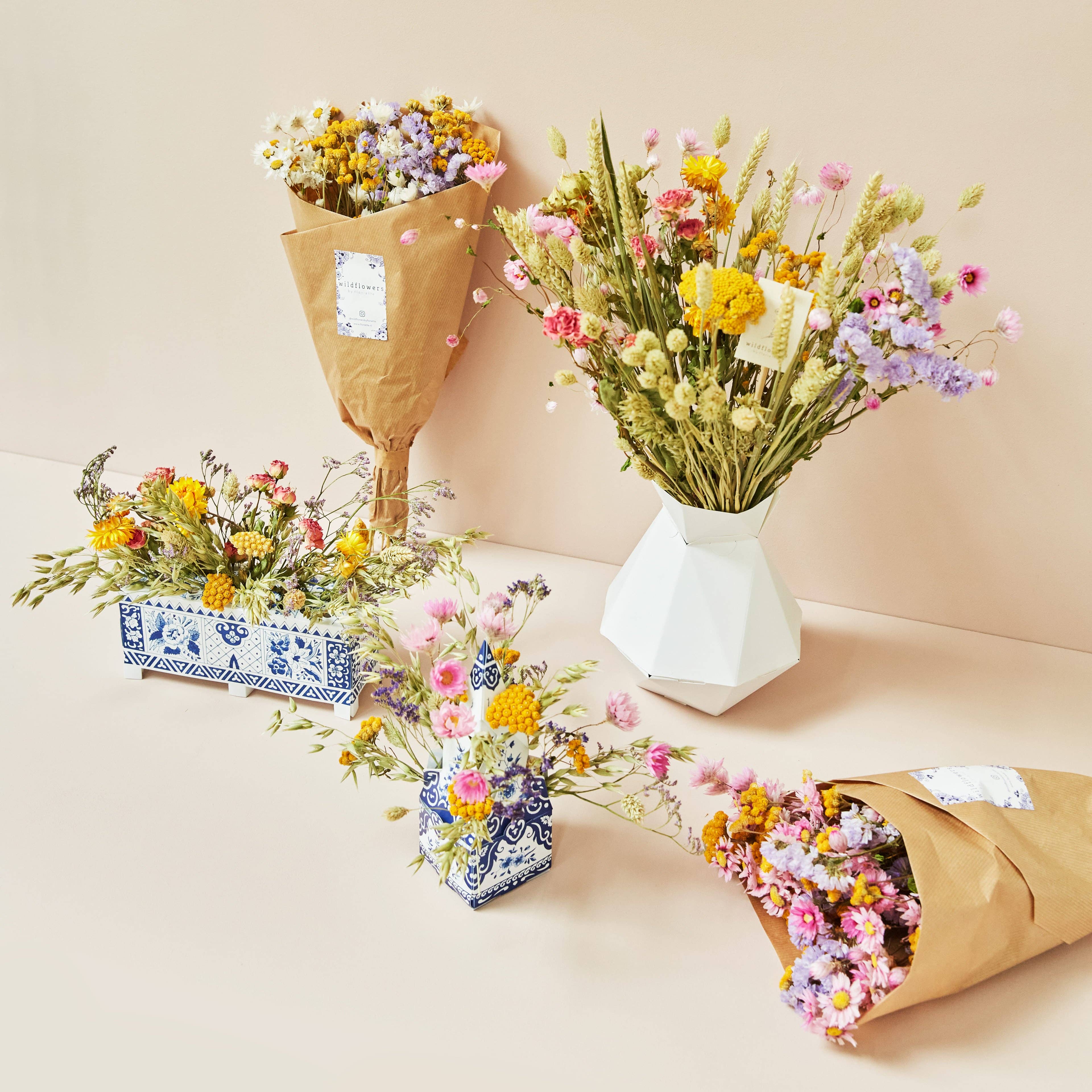 Wildflowers by Floriette – Großhandel Getrocknete/gepresste Blumen – Geschenkbox – DIY-Blumenblock mit getrockneten Blumen im Stil von Delfter Blau3