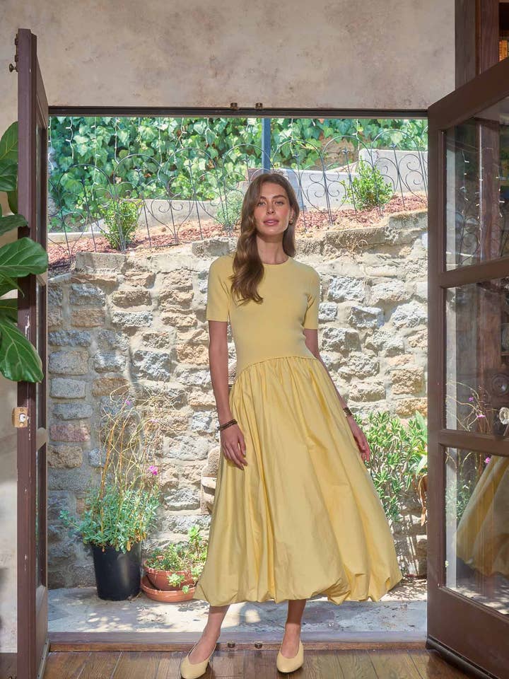 SHORT SLEEVE CREWNECK BUBBLE SKIRT MIDI DRESS for wholesale by Moon River