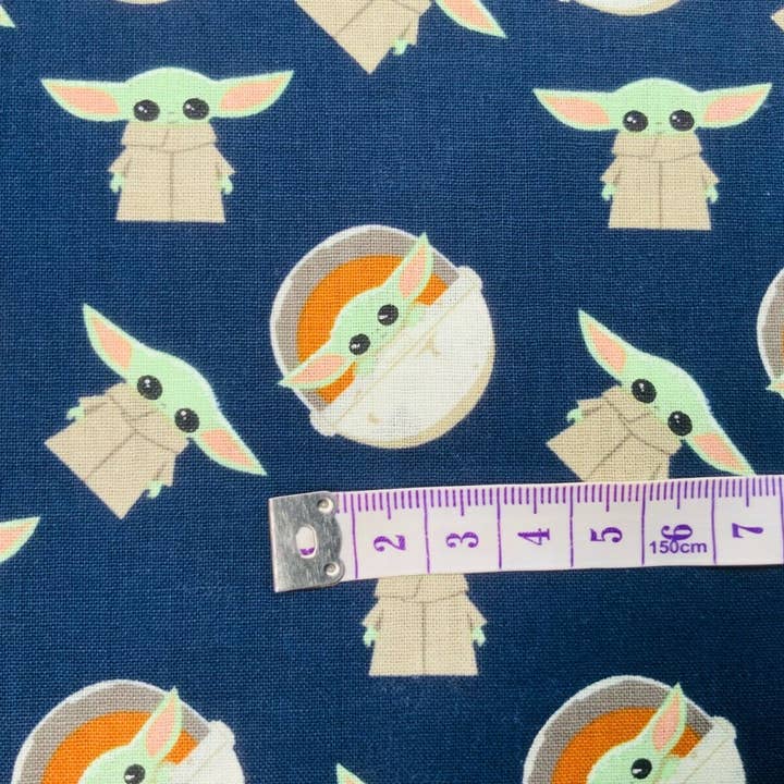 Kims Crafty Corner – Engroshandel Stofbolt – Star Wars Stof Navy Baby Yoda bomuldsstof3