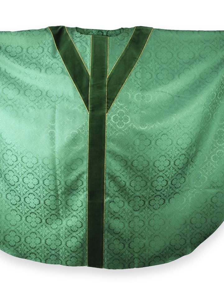 Chasbule verde serie STA con motivi ricamati per la vendita all'ingrosso da parte di Village Gift Importers