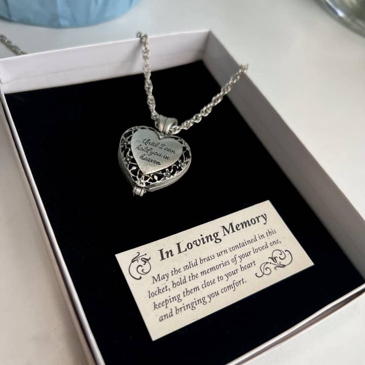 Abbey & CA Gift – wholesale Halsband med medaljong – Håll dig i himlen hjärtat medaljong