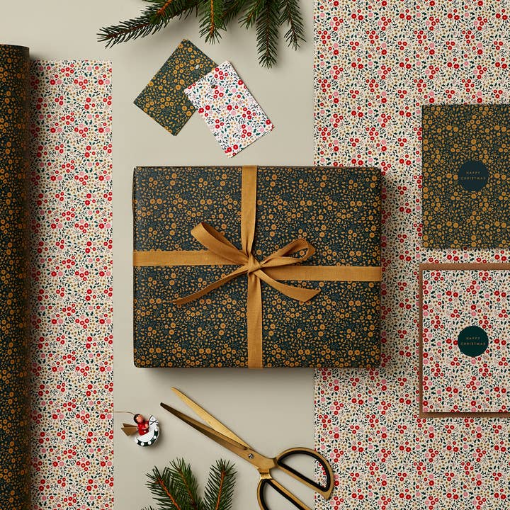 Lucy says I do - Wholesale Flat Wrap - Little Flower and Star Christmas Gift Wrap double sided