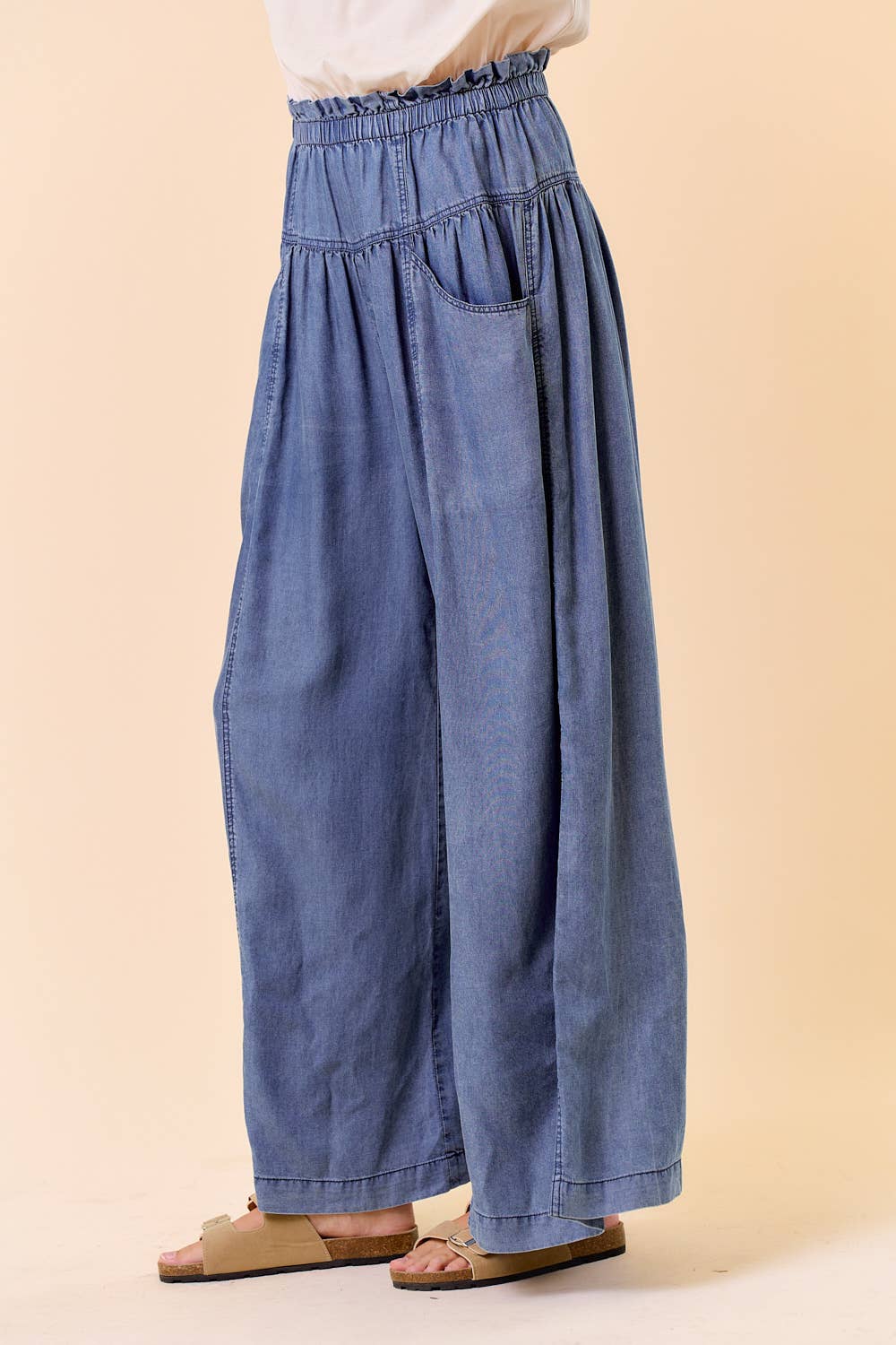 Doe and Rae - Wholesale Pants - Women's - TENCEL DENIM VOLUME WIDE-LEG PANT W/ SLANT POCKETS - 8823P4