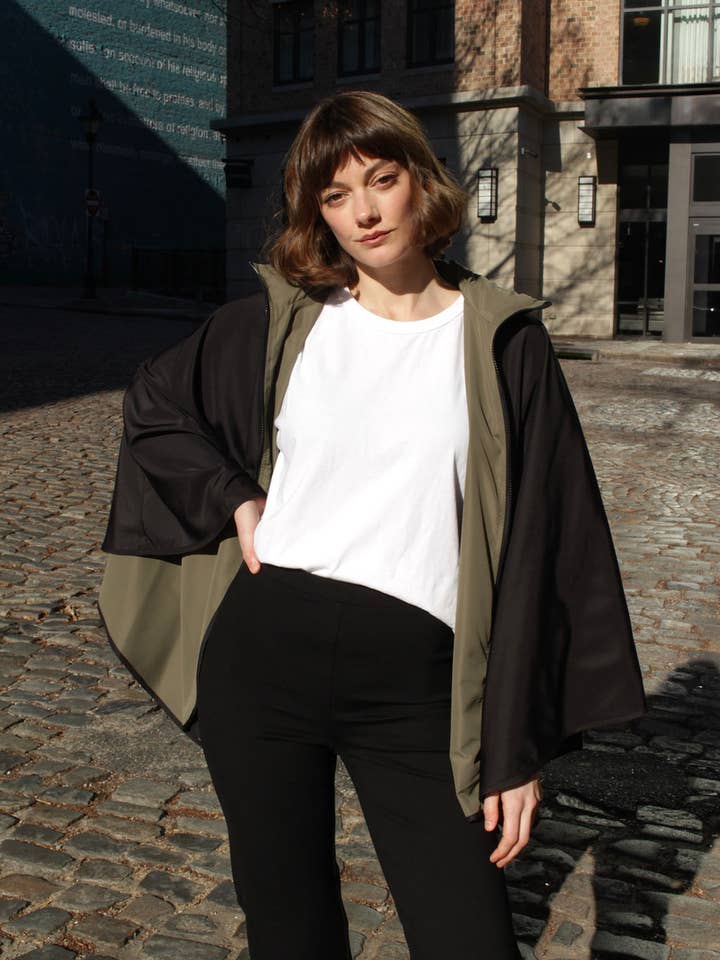 Black & Olive SPORTYRAP for wholesale by RAINRAPS