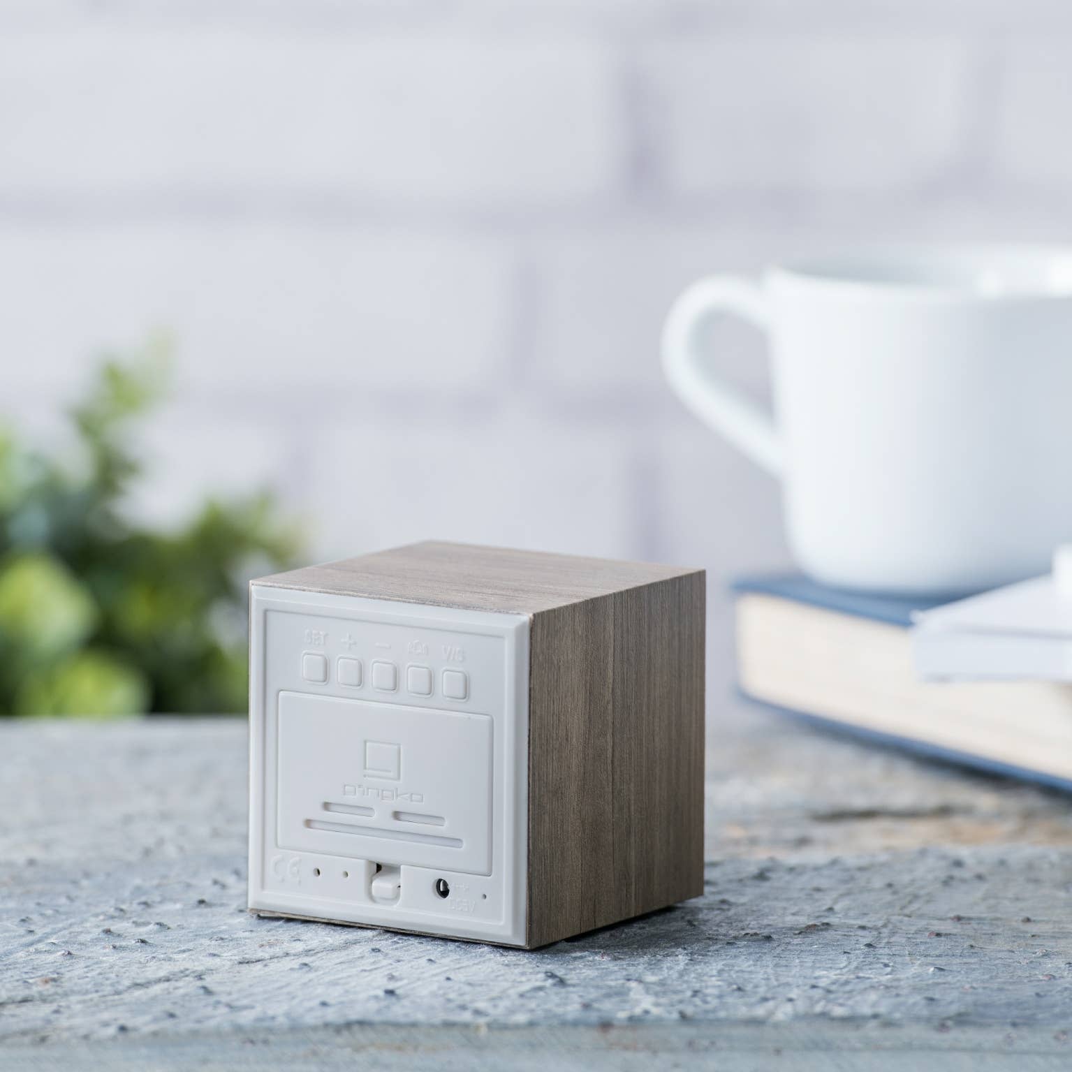 Gingko Design - Vendita all'ingrosso Sveglia - Orologio a cubo con attivazione a schiocchi10