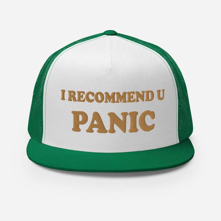 Je vous recommande la casquette trucker en mesh et brodée du logo Panic. pour la vente par Pixel Gallery