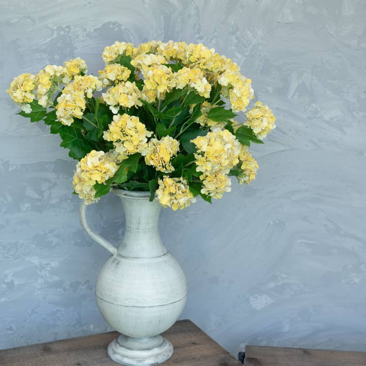 26" GELE SNEEUWBALSPRAY voor wholesale door Ragon House