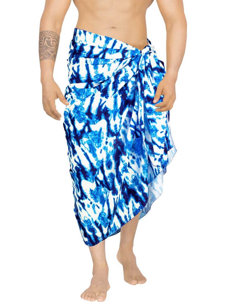 Tie Dye Blue Beach Wrap för män för wholesale av Happy Bay / La Leela