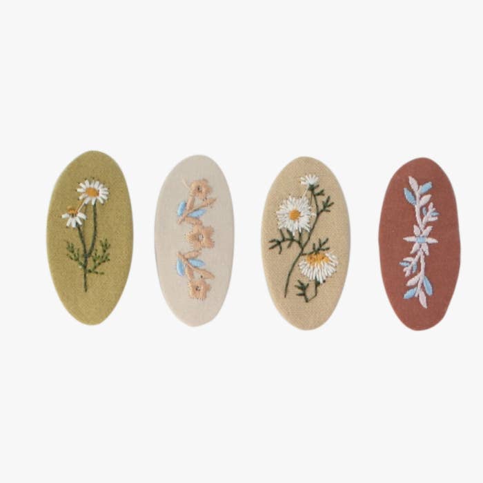 Broderet Pop Clip for engroshandel hos Bows Arts