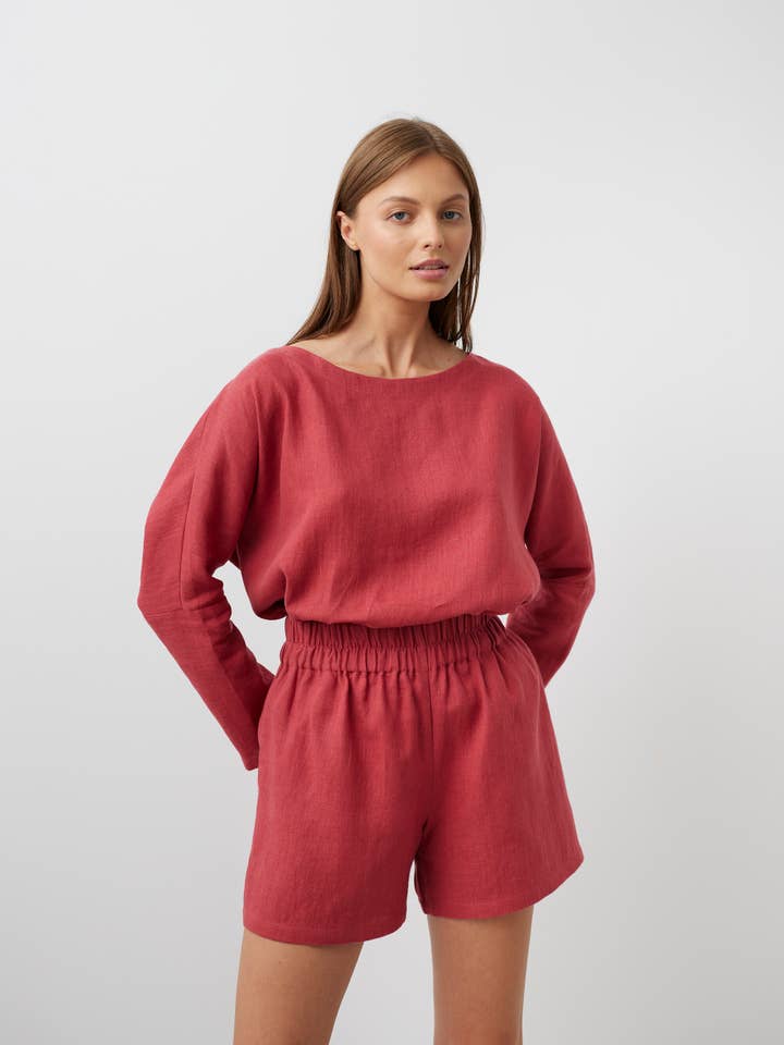 Short taille haute en lin Isla pour la vente par Love and Confuse