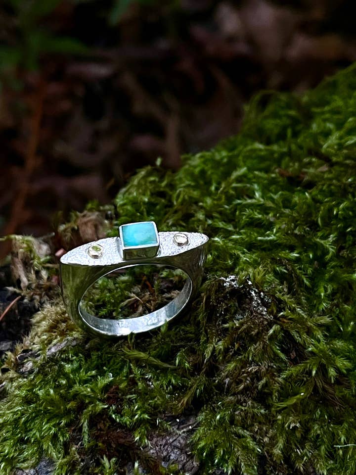 Bague avec incrustation de turquoise pour la vente par Nordic Pine