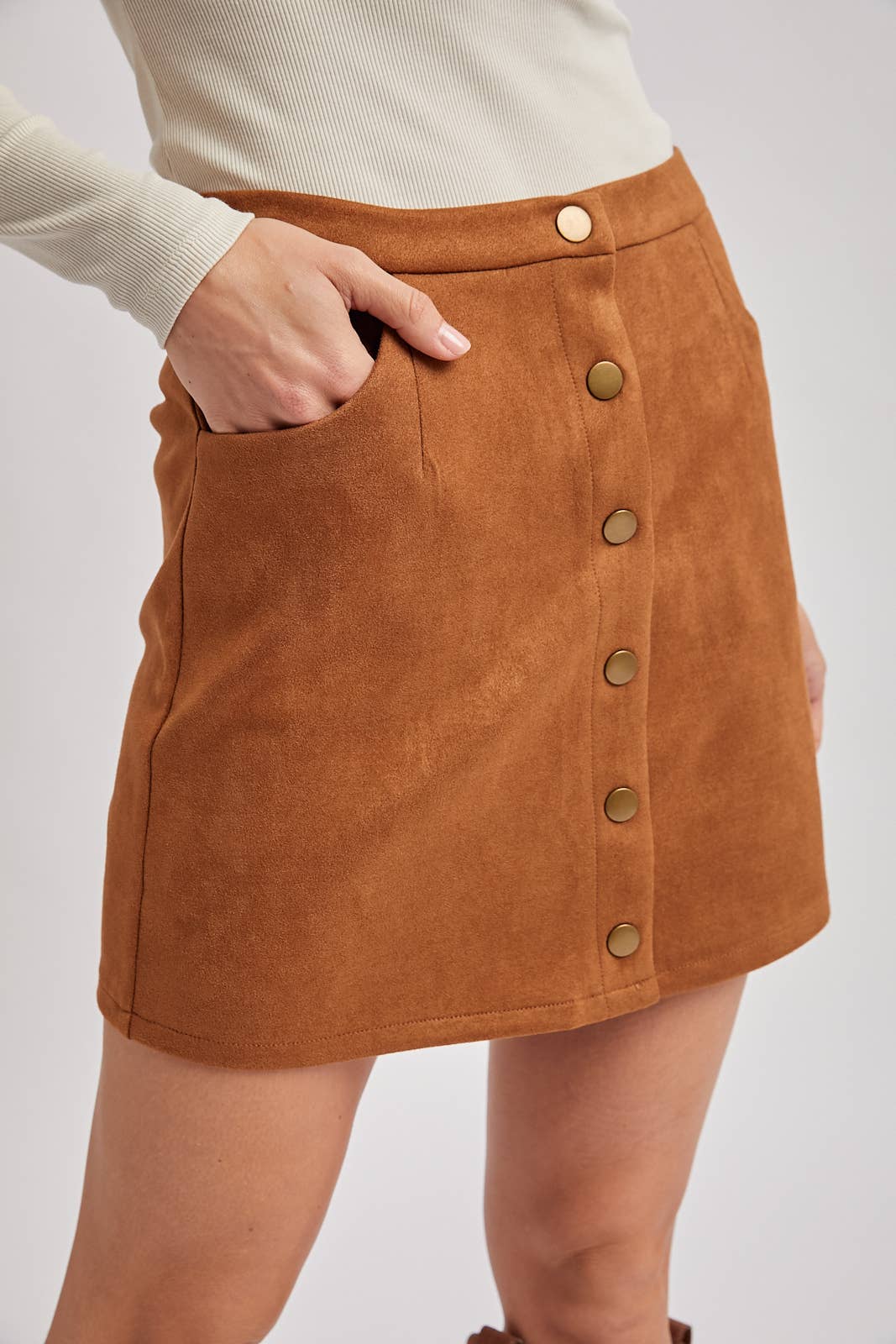 Bluivy - Vente Jupe – femme - JUPES COURTES EN FAUSSE SUÉDINE AVEC BOUTONS22