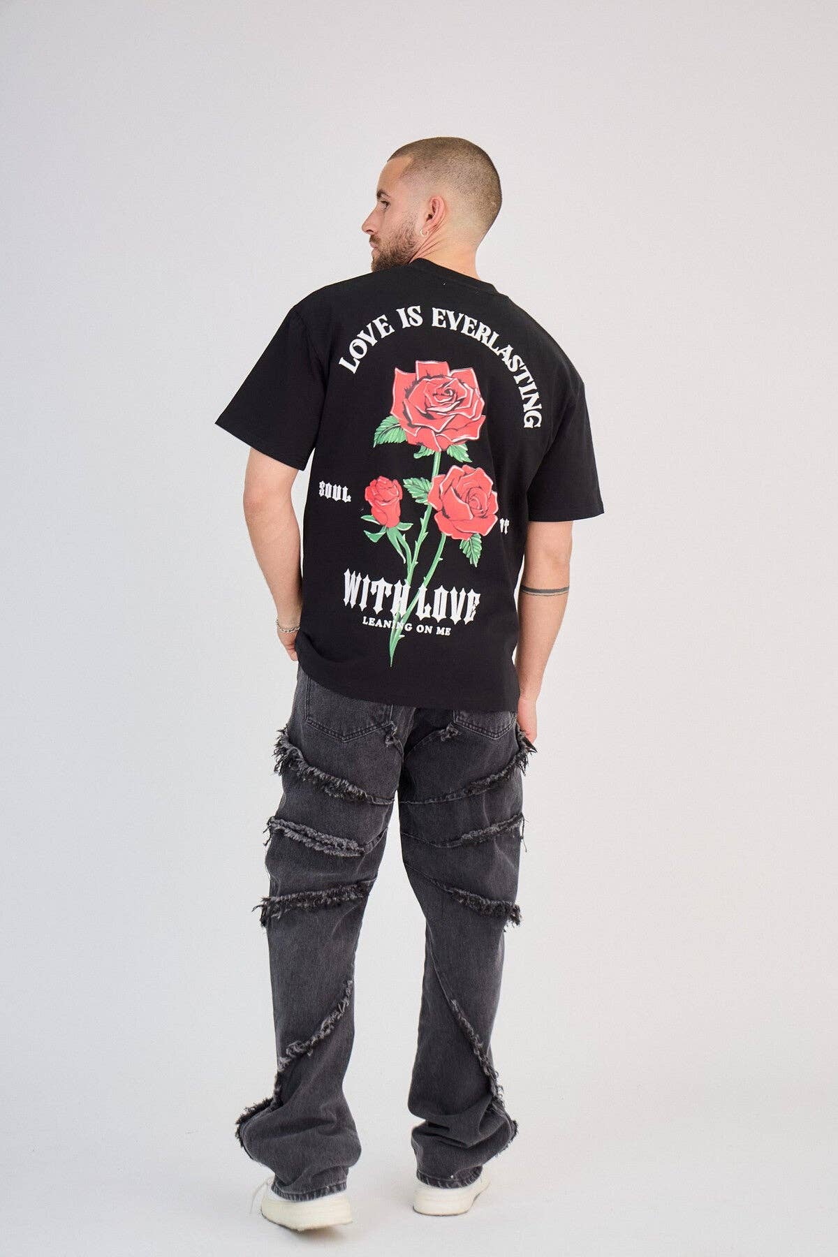 TOP MONDAY - Wholesale T-Shirt - Men's - Black T-Shirt with Rose Print2