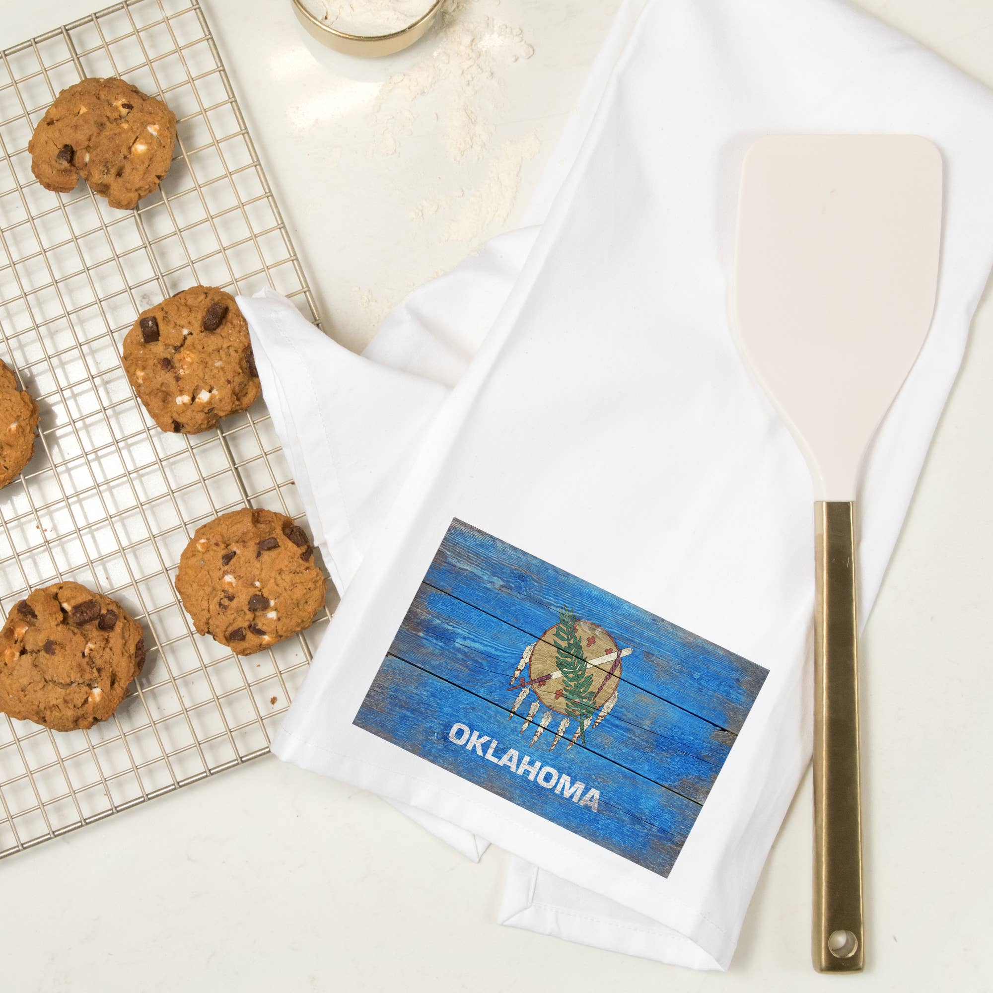 Lantern Press - Vendita all'ingrosso Strofinacci - ASCIUGAMANO DA TÈ BIOLOGICO Rustic Oklahoma State Flag6
