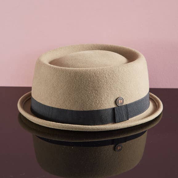 Jack Mod Rude Boy Vilt Porkpie Hoed met Smalle Rand - Khaki voor wholesale door Dasmarca Hats