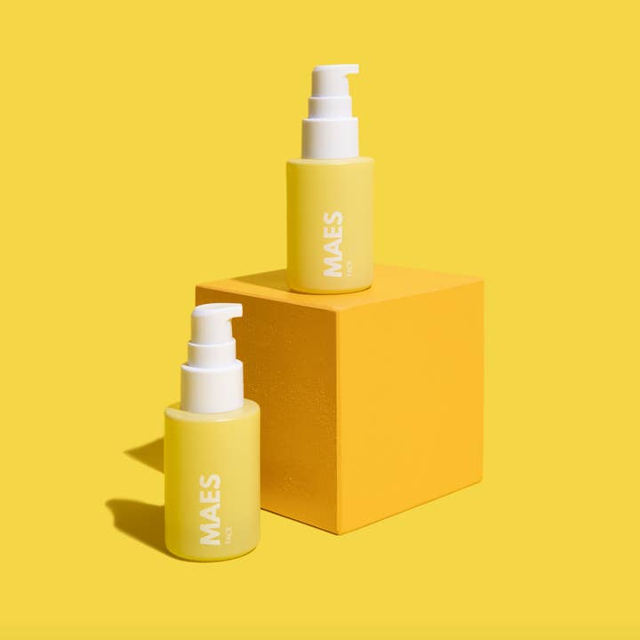 L'HUILE POUR LE VISAGE JAUNE pour la vente par Maes Face