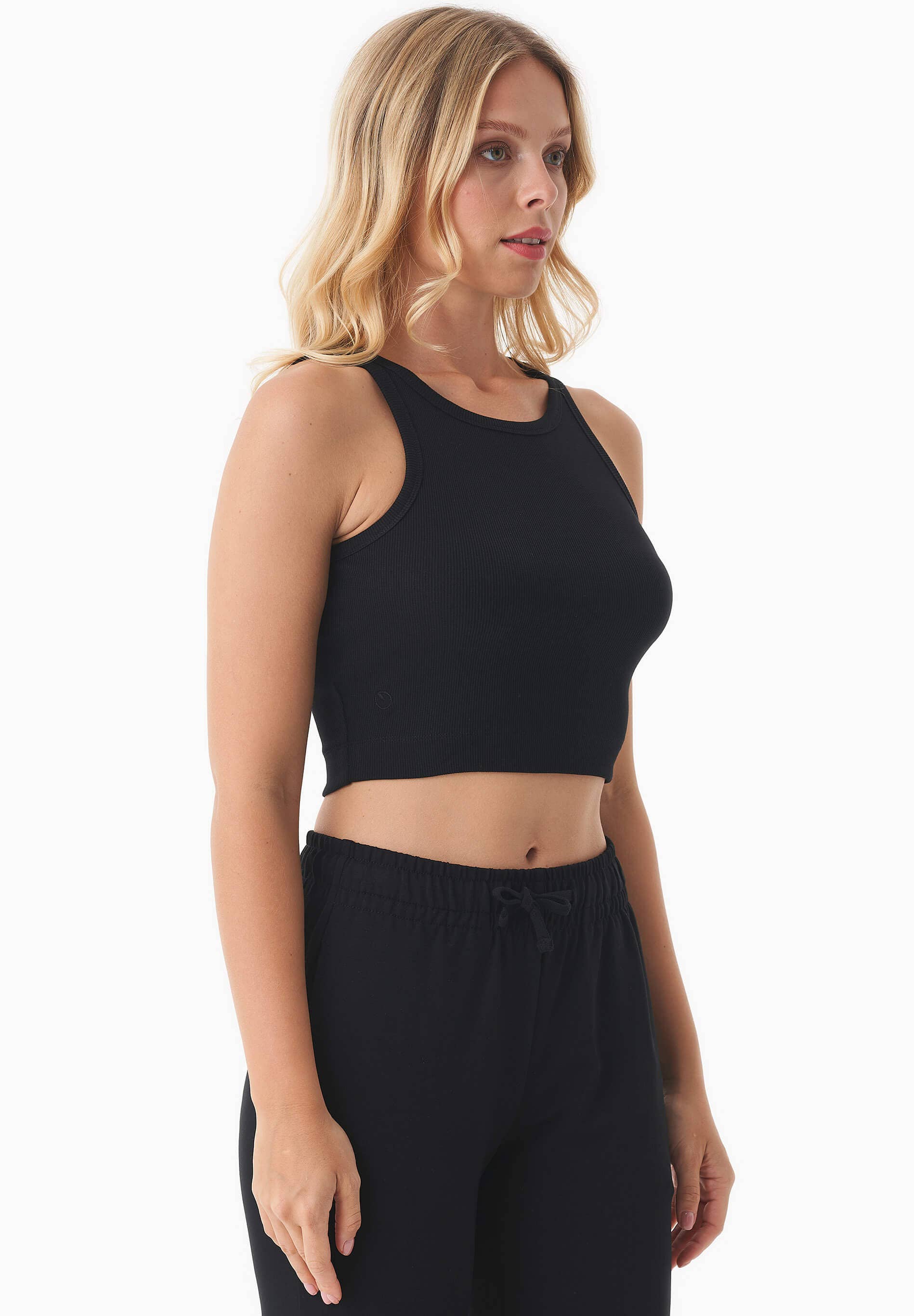 ORGANICATION - Wholesale Knit Top - Women's - SONNIA | Cropped Rib Top aus Bio-Baumwolle2