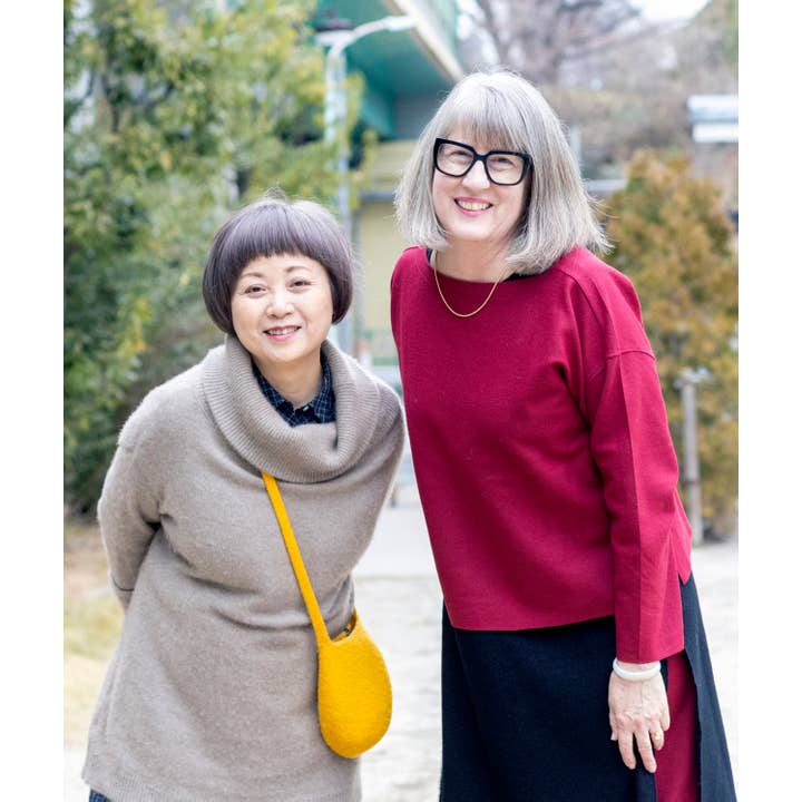 Schiffer Publishing - Wholesale Crafts, Hobbies & DIY - Kawaii Appliqué Quilts from Japan12