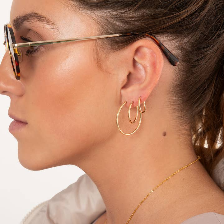 Créoles plaquées or pour tous les jours pour la vente par Edgy Petal Jewelry